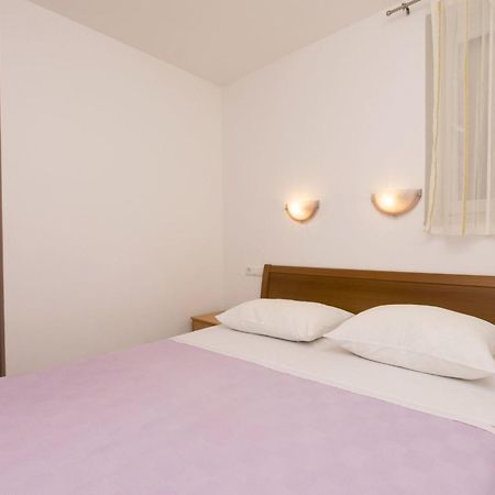 אומיס Apartments Mira מראה חיצוני תמונה