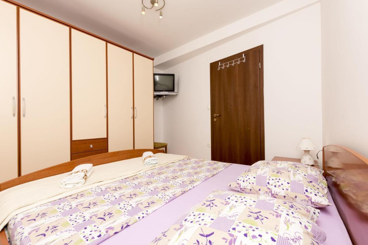 אומיס Apartments Mira מראה חיצוני תמונה