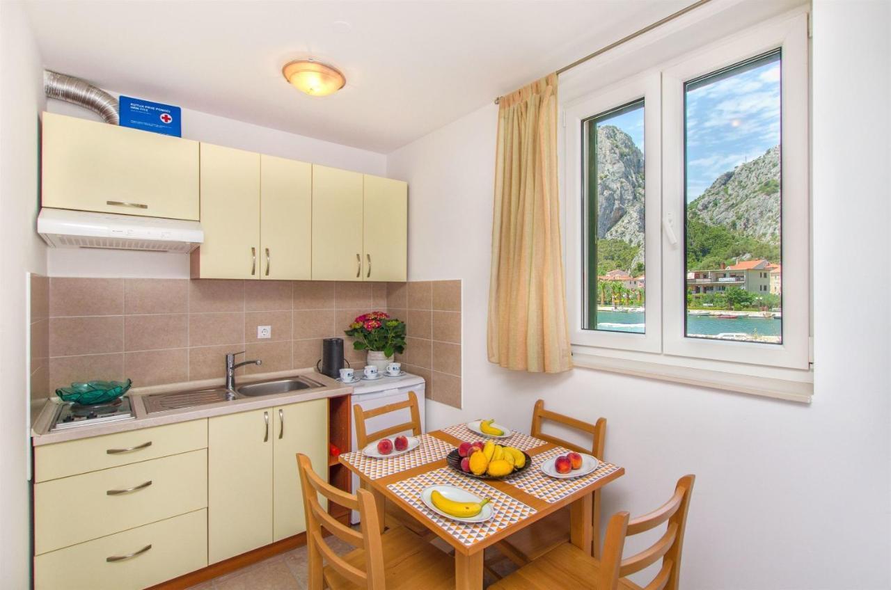 אומיס Apartments Mira מראה חיצוני תמונה