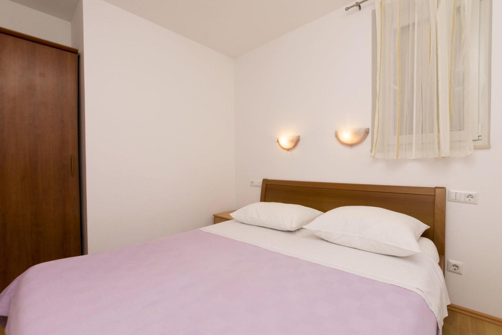 אומיס Apartments Mira מראה חיצוני תמונה