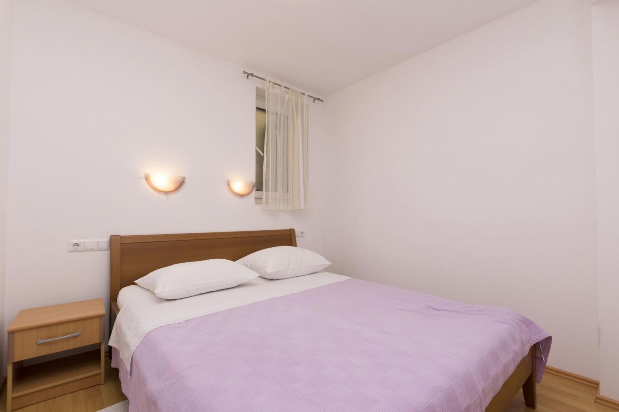 אומיס Apartments Mira מראה חיצוני תמונה