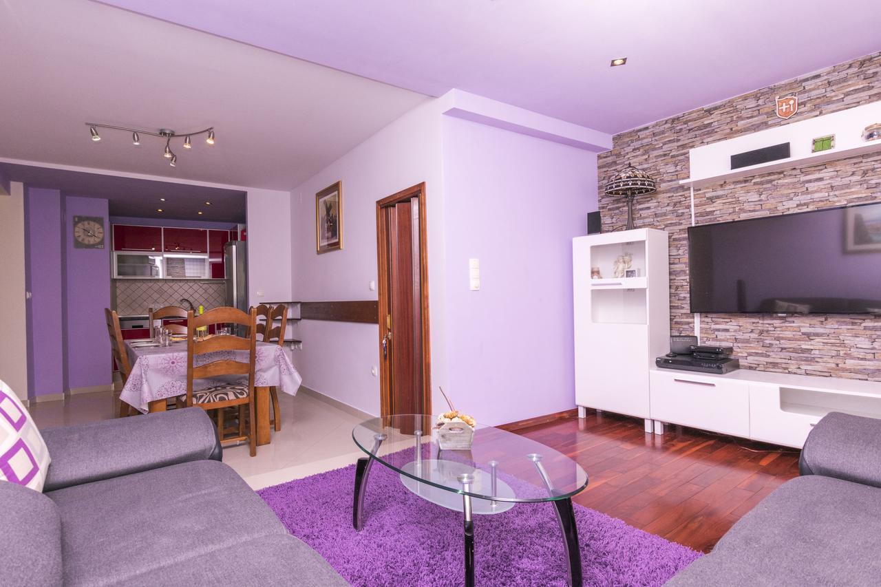 אומיס Apartments Mira מראה חיצוני תמונה