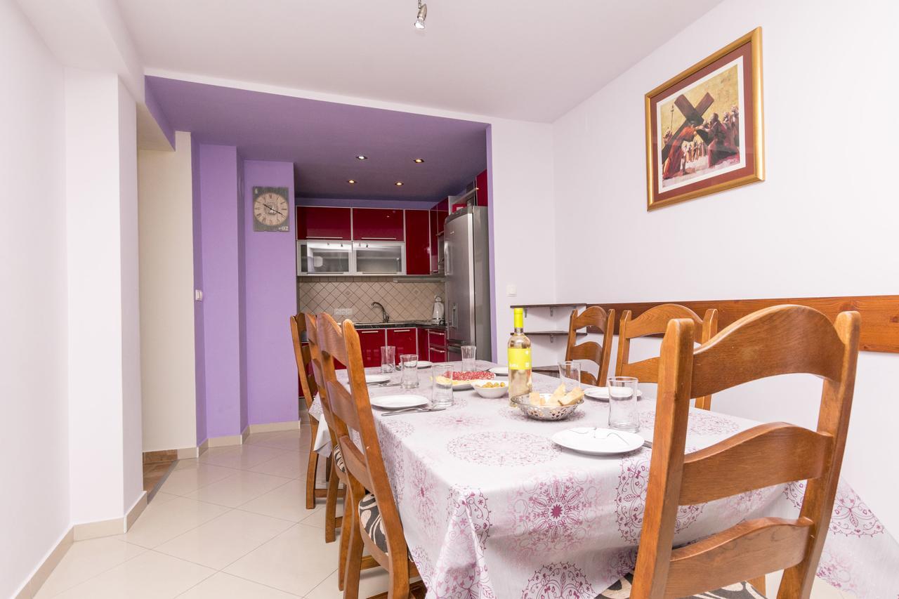 אומיס Apartments Mira מראה חיצוני תמונה