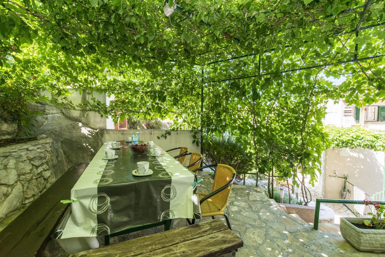אומיס Apartments Mira מראה חיצוני תמונה