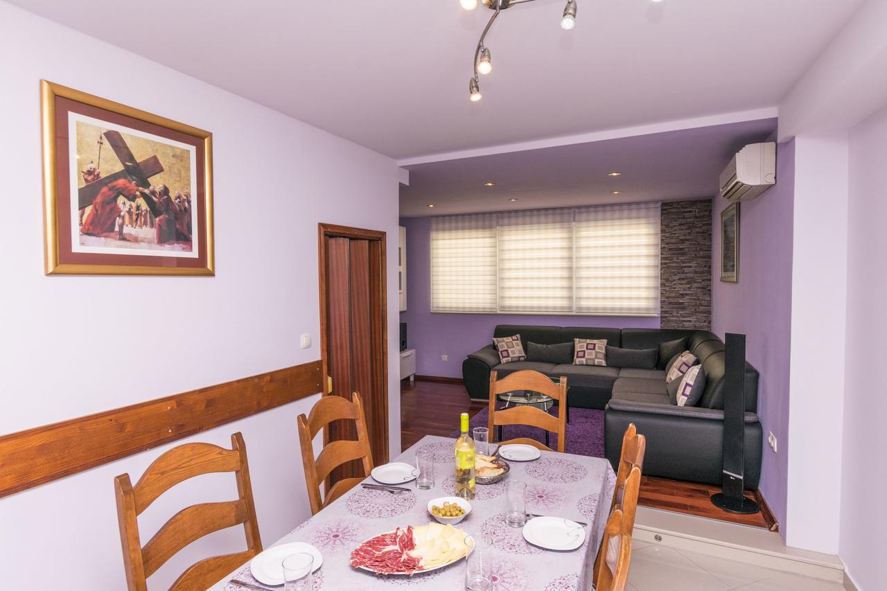 אומיס Apartments Mira מראה חיצוני תמונה