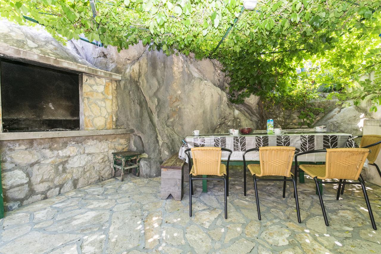 אומיס Apartments Mira מראה חיצוני תמונה